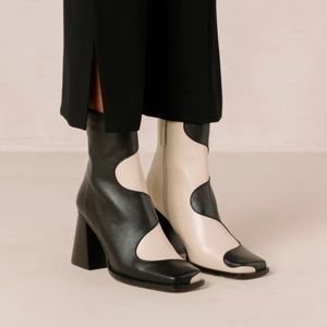 SOLD OUT Alohas Blair boots two tone wave black and cream size EU 38 US 7.5